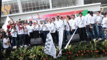 Menteri BUMN Rini Soemarno dan Perum Jamkrindo saat lepas pemudik