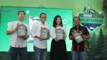 Castrol memperkenalkan produk pelumas yang dibuat khusus untuk Low Cost Green Car (LCGC) melalui pelumas Castrol GTX Ultraclean.(Ist)
