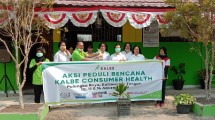 Serah terima pemberian bantuan multivitamin anak di Palangkaraya. (Ist)