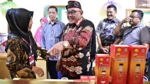 Mak Sariyah sukses jadi produsen sari lemon