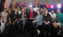 Raffi Ahmad dan Nagita Slavina diantara musisi pendukung acara Nostalgila 90 an semalam di The Pallas
