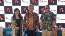 Christine Gunadi- President & Founder PT Bitrexgo Solusi Prima (BSP) bersama Dicky Surya Jaya Direktur PT BSP Dicky Surya Jaya, serta Ketua Umum AP2LI Andrew Susanto