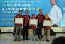 Menteri Sosial Agus Gumiwang Kartasasmita