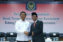 Sertijab Menko Polhukam Wiranto kepada Mahfud MD