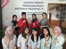 Kepala Bidang Pengembangan Destinasi Pariwisata Area I Jakarta-Banten Kementerian Pariwisata dan Ekonomi Kreatif Wastutik beserta seluruh jajarannya