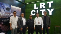 Djoko Santoso - Manajer Biro Promosi, Ustaz Yusuf Mansur, Hanif Setyo Nugroho - Direktur Pemasaran dan Pengelolaan Properti, Pundjung Setya Brata - Komisaris Utama PT Adhi Commuter Properti DAN Nanang Safrudin Salim - Project Director RIVIA