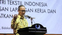 Menteri Perindustrian Agus Gumiwang Kartasasmita
