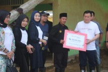 CEO Nagaswara Rahayu Kertawiguna(T Shirt Putih)