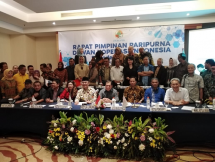Pengurus Dewan Koperasi Indonesia periode 2020 – 2024 usai menggelar Rapat Pimpinan Paripurna pertama di Jakarta, Kamis (16/1/2020).