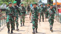 Dansatgas Yonif 411 Kostrad Dampingi Danbrigif 7/RR Tinjau Sektor Selatan Perbatasan RI-PNG