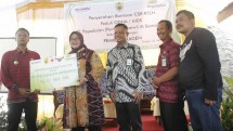 Peduli ODHA, Pegadaian Serahkan Bantuan Sebesar Rp.41 Juta di Sragen