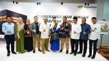 Pegadaian Berangkatkan Rombongan Umrah Perdana Arrum Safar