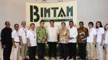 Menko Perekonomian Airlangga Hartarto saat mengunjungi Kawasan Bintan Industrial Estate