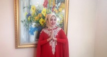 Henidar Amroe, peragawati yang terjun ke sinetron dan kini menekuni dunia religi