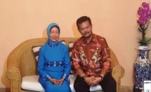 Sudjiatmi, Ibunda Jokowi, almarhumah saat bersama Mentan Syahrul Yasin Limpo