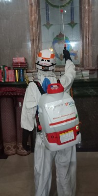Penyemprotan disinfektan BNI Syariah ke beberapa titik