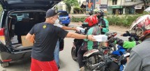 Pengemudi ojek online (ojol), ojek konvensional/ pangkalan (opang) dan pelaku UMKM seperti pedagang kaki lima dan sebagainya juga merasakan hantaman keras.