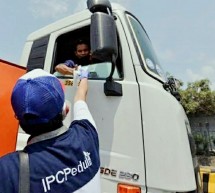 IPC bagikan masker di Priok