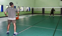 Prajurit Marinir Surabaya Jaga Stamina Tubuh dengan Bermain Bulutangkis
