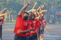 Prajurit Marinir Yonif 1 Marinir Laksanakan Senam Aerobik