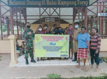 Yonif 125 Bersama P2L Berikan Penyuluhan Pembuatan Pupuk Organik Kepada Warga Perbatasan