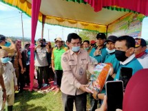 Ditjen Tanaman pangan bersama petani (Doc: Kementan)