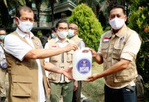 Ketua Satuan Tugas Covid19 Doni Monardo dan Perwakilan Relawan