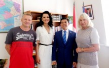 Dubes Yuddy Chrisnandi Saat Menjadi Narasumber untuk Wawancara TV Rada dalam acara Diplomatic Chronicles