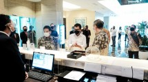 Menparekraf Wishnutama Kusubandio saat meninjau kesiapan hotel di Jakarta