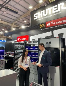 Sophia Cheng - Sales Representative Shuter Ent. Memperkenalkan Stan dan Produk Berkualitas Mereka