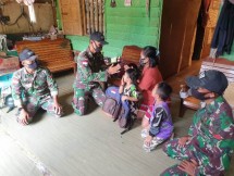 Satgas Pamtas Yonif 642 Kapuas Peduli Pendidikan Anak-Anak Perbatasan