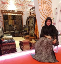 Pemilik UKM Batik Gedog Zaenal