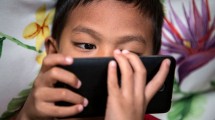 Ilustrasi penetrasi internet kepada anak. (NurPhoto via Getty Images)