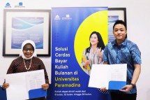 Dr. Dra. Prima Naomi, M.T - Pejabat Rektor Paramadina, (kiri) bersama dengan Alfonsus Dwianto Wibowo - Direktur, PT Inclusive Finance Group (kanan) menandatangani Nota Kesepahaman
