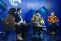 Pencanangan Program Hari BBI 2021 yang mengusung tema ‘Semakin Bangga Buatan Indonesia’ ini disampaikan Menteri Perdagangan, Muhammad Lutfidan Menteri Komunikasi dan Informatika, Johnny G. Plate di acara Forum Merdeka Barat 9 (FMB9) yang diselenggarakan Kementerian Komunikasi dan Informatika, Senin (3/5/2021).