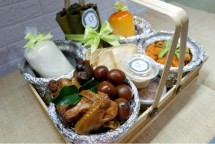 Bingkisan Lebaran atau Hampers Makanan Tradisional Indonesia (Kemenparekraf)