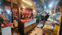 Suasana pasar jelang Idul Fitri