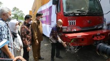 MenkopUKM Teten Masduki saat melepas ekspor Briket Tempurung Kelapa ke Timur Tenga