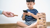 Anak Kecanduan Gadget (Ist)