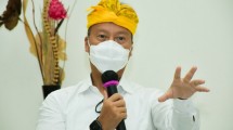 Menteri Perindustrian Agus Gumiwang Kartasasmita