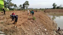 Karawang International Industry City Lakukan Normalisasi dan Penanaman Pohon di Sungai Kalikalapa