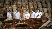 Dirjen Industri Agro Kementerian Perindustrian (Kemenperin) RI Putu Juli Ardika meminta Pabrik Gudang Garam dan Djarum untuk mempercepat penyerapan tembakau