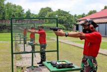 Prajurit Yonif 3 Marinir Sidoarjo Tingkatkan Kemampuan Menembak Pistol
