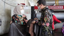 Deputi Bidang Kewirausahaan KemenKopUKM Siti Azizah saat kunjungan kerja di Garut