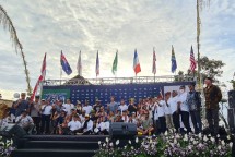 Pembukaan Kompetisi Selancar di Pantai Plengkung, Banyuwangi