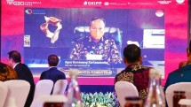 Menperin Agus Gumiwang Kartasasmita