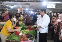 Presiden Jokowi di Pasar Petisah Medan