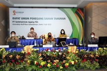 Para anggota Direksi PT Summarecon Agung Tbk yang mengikuti acara paparan publik usai Rapat Umum Pemegang Saham Tahunan (RUPST) pada Kamis (07/07/2022) di Jakarta. (Foto: Humas Summarecon Agung)