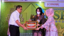 Penghargaan diterima langsung oleh Direktur SDM dan Hukum PT ASABRI (Persero) Sri Ainin Muktirizka