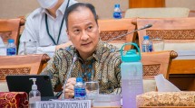 Menteri Perindustrian Agus Gumiwang Kartasasmita